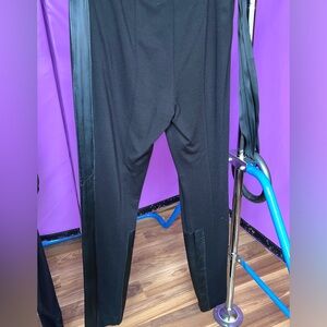 NWT- DKNY real leather leggings/ Medium/ Skinny cut from Bloomingdale’s-STYLISH